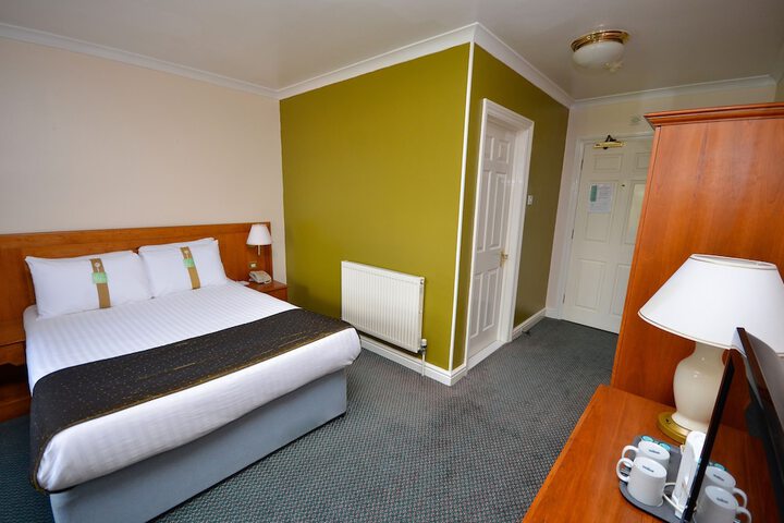 Room 5 of 81
