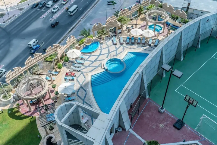 Pool 11 of 24