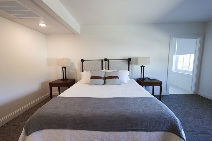 Room 11 of 220