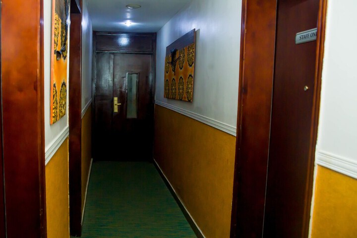 Hotel 2 of 155