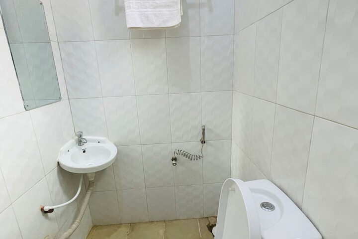 Room 25 of 48