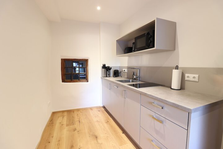 Room 3 of 102