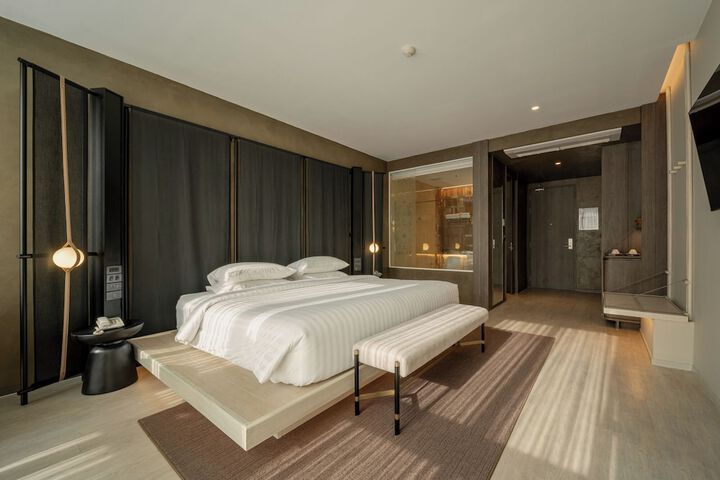 Room 19 of 111