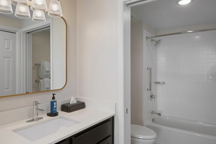 Room 20 of 38