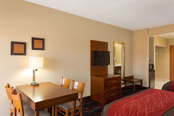 1 King Bed (1 of 5)