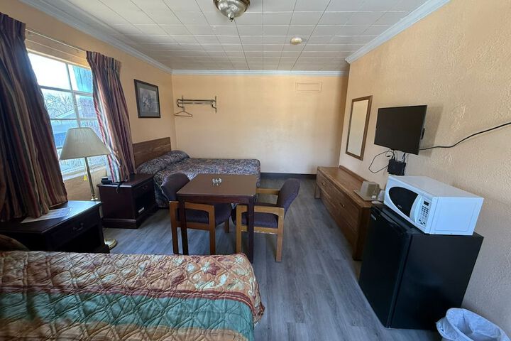 Room 18 of 39