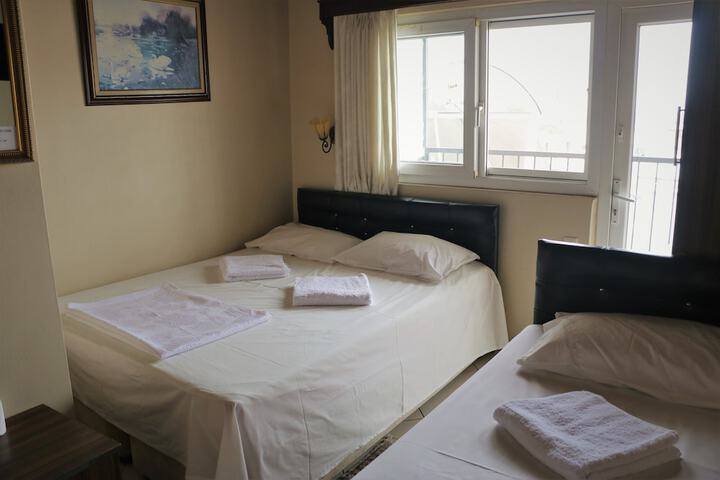 Room 4 of 30