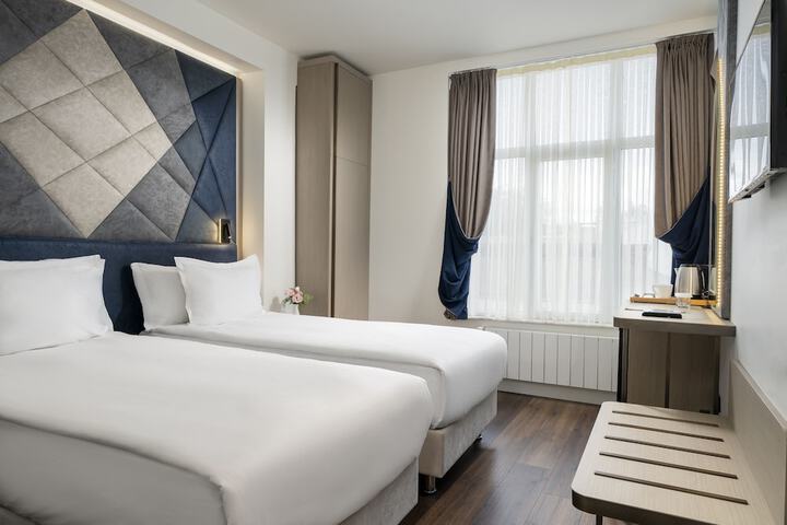 Room 10 of 53
