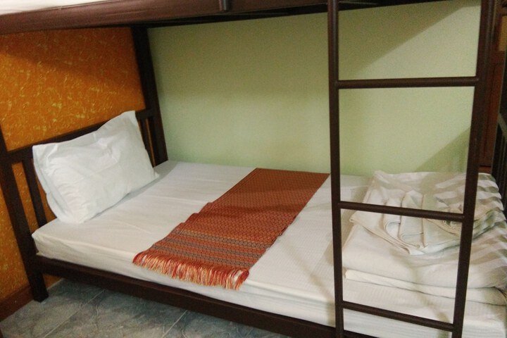 Room 14 of 66