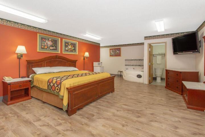 1 King Bed Mobility Accessible (10 of 14)
