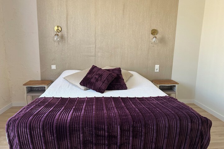 Room 10 of 98