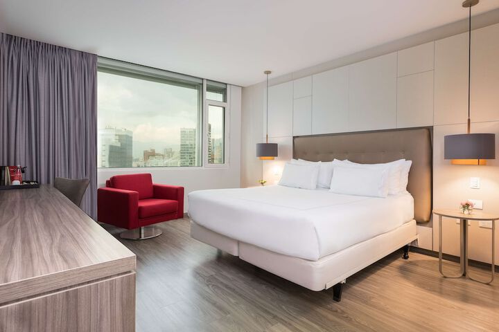 Room 8 of 40