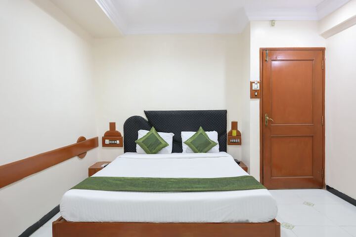Room 8 of 35