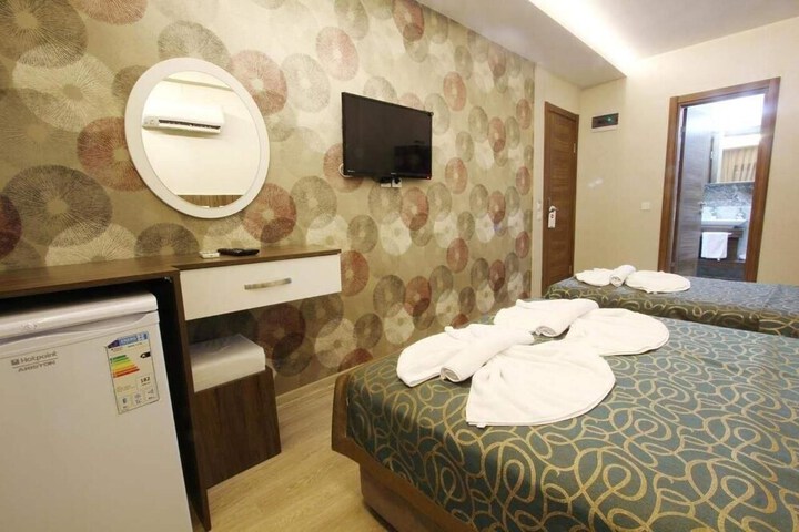Room 15 of 32