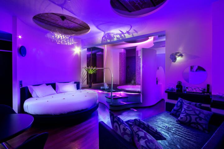 Room 28 of 74