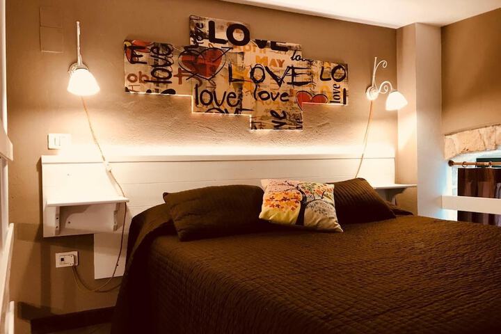 Room 28 of 49