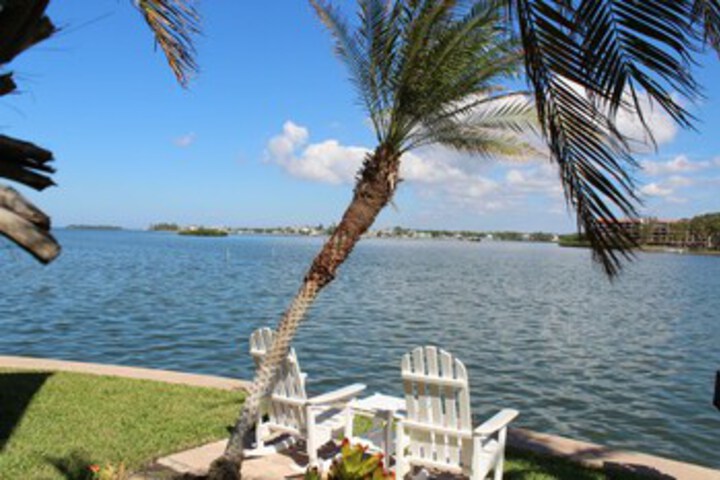 Honeymoon Sunsets at Coconut Villas of Dunedin Condo in Dunedin, FL