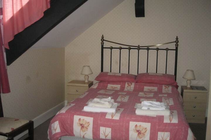 Room 6 of 8