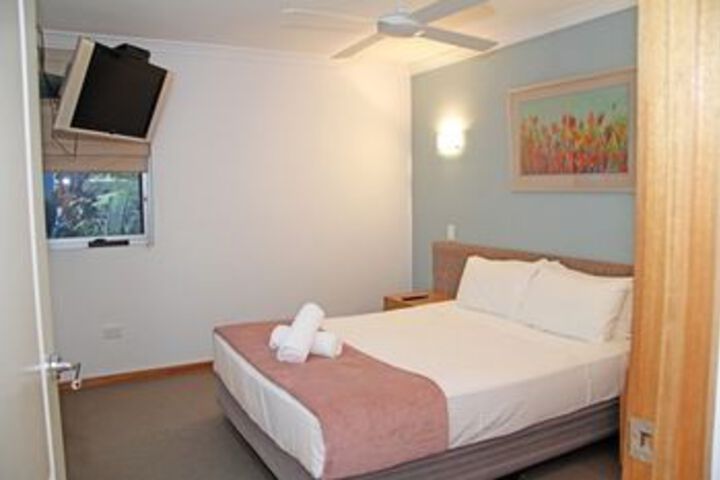 Room 32 of 107