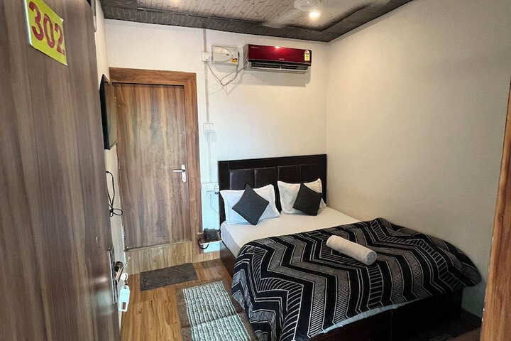 Room 22 of 37