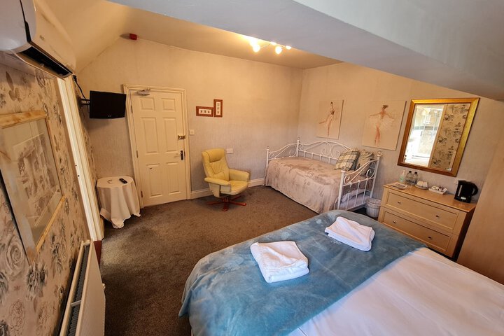 Room 13 of 96