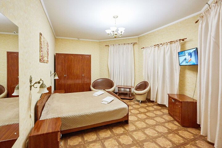 Room 3 of 62