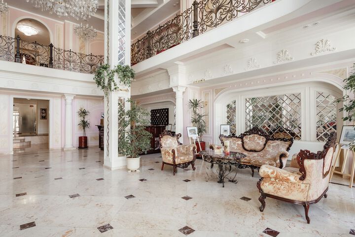 Hotel Lobby