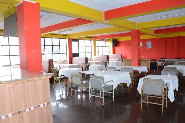 Dining 2 of 16