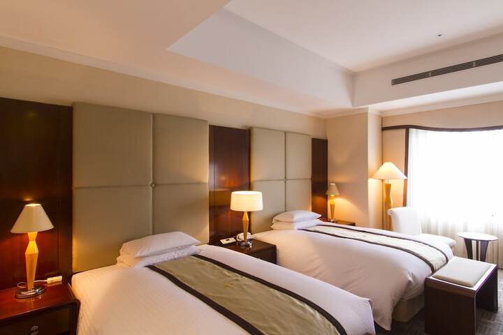 Room 13 of 84