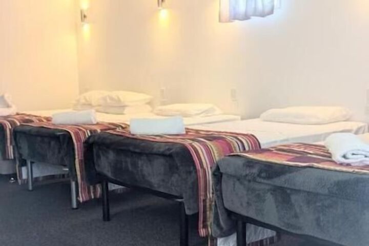 Room 6 of 27