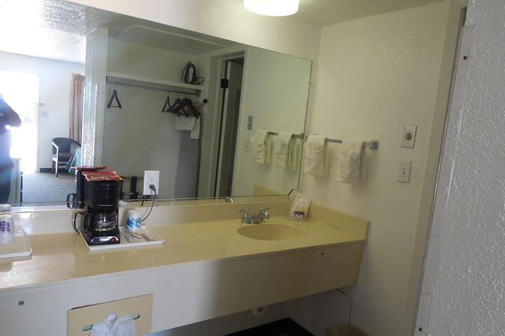 Room 20 of 35