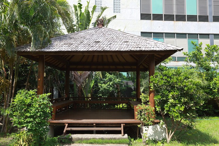 Hotel Exterior 41 of 47