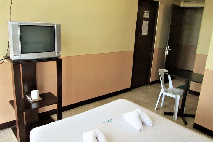 Room 10 of 42