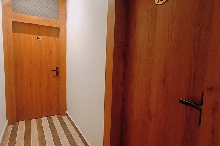 Ballroom/Hall 33 of 39