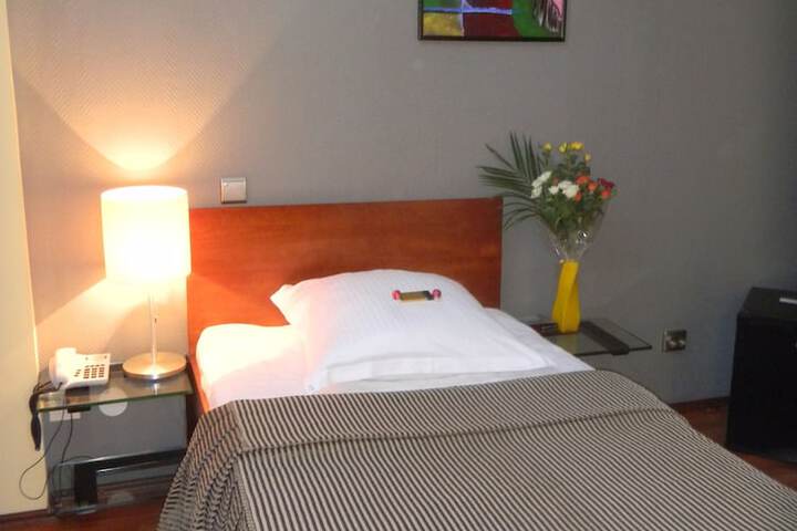 Room 3 of 19