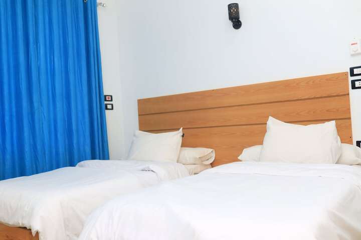 Room 28 of 100
