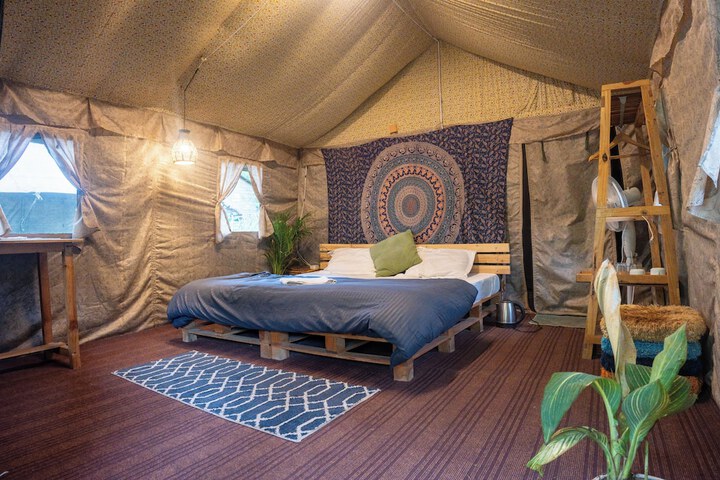 Room 12 of 30