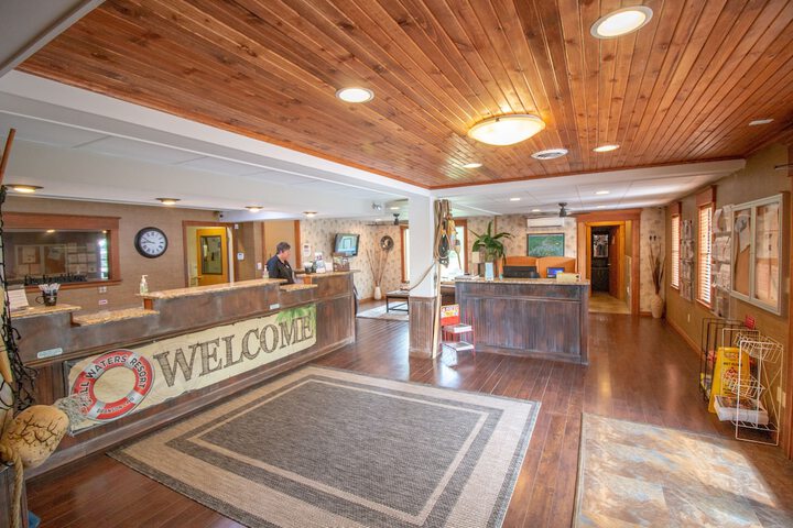 Hotel 2 of 220