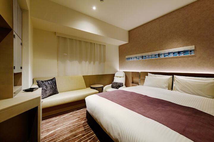 Room 11 of 35
