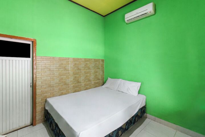 Room 12 of 20