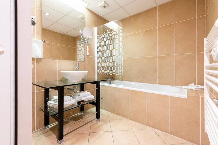 Clean Restrooms