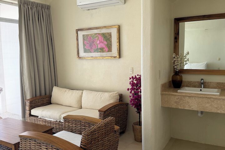 Room 3 of 119