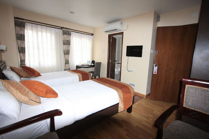 Room 18 of 38