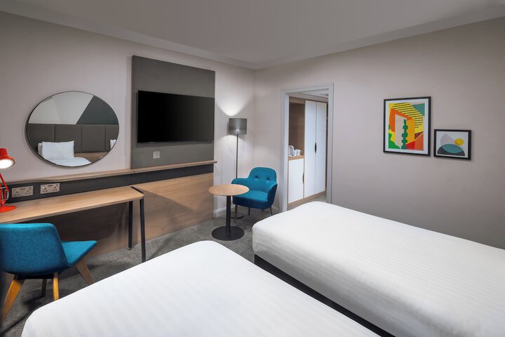 Room 21 of 87