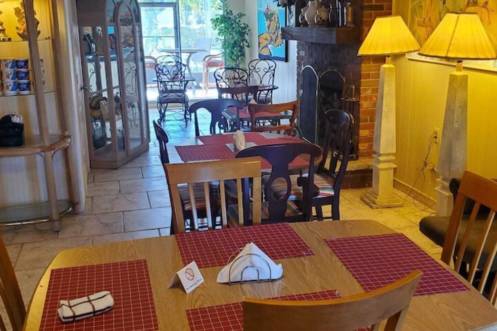 Breakfast area