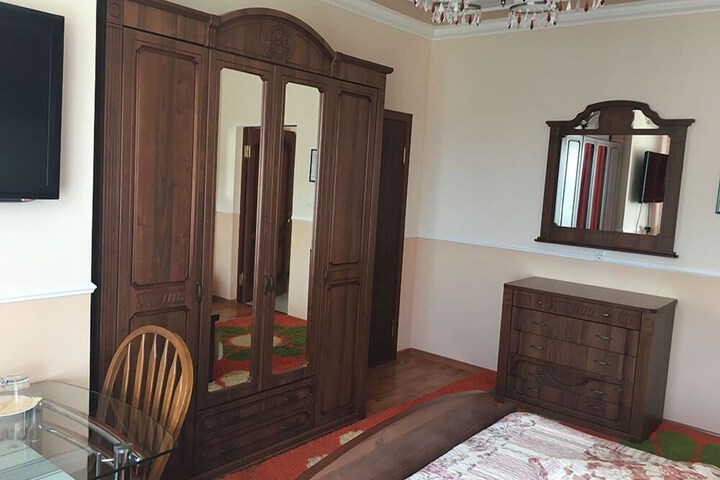 Room 9 of 28