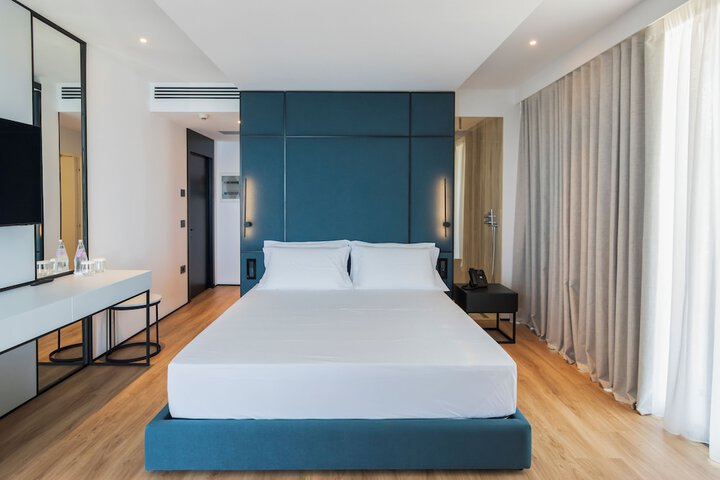 Room 13 of 44