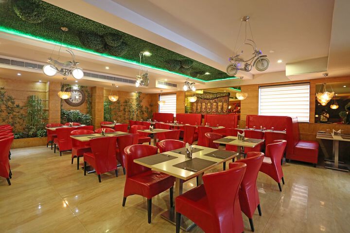 Dining Photos