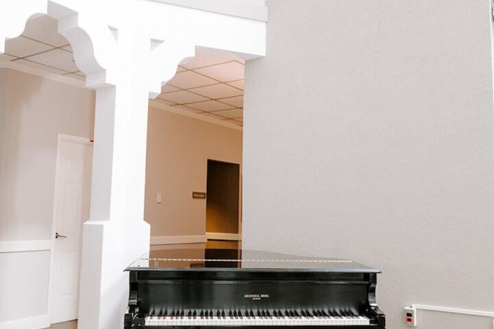 Ballroom/Hall 60 of 72