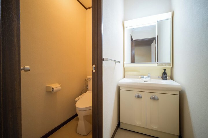 Room 10 of 56